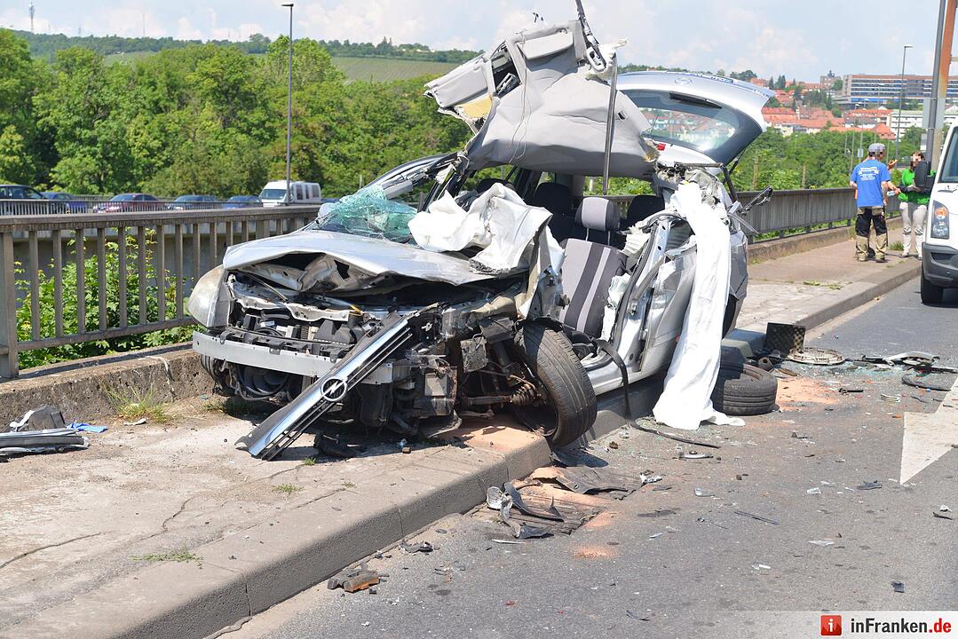 Autofahrer stirbt bei Unfall in Würzburg