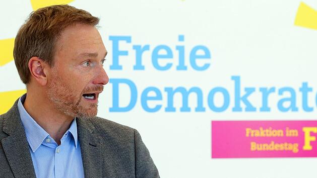 Harte Kritik f&uuml;r FDP-Posting. Die Partei entschuldigt sich und l&ouml;scht den Tweet. Symbolfoto: Wolfgang Kumm/dpa