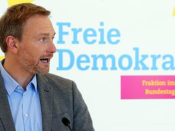 Harte Kritik f&uuml;r FDP-Posting. Die Partei entschuldigt sich und l&ouml;scht den Tweet. Symbolfoto: Wolfgang Kumm/dpa