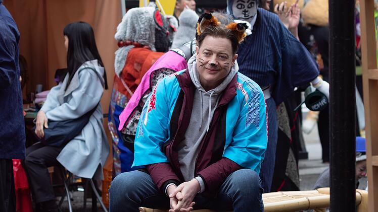 US-Schauspieler Philip (Brendan Fraser) scheint in Japan in einer Karriere-Sackgasse gelandet. Doch dann ergattert er in "Rental Family" neue Rollen, die viel mehr sind als nur irgendwelche Jobs.