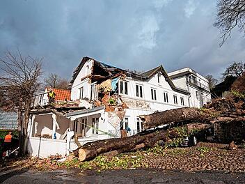 Nach Sturmtief "Sabine" -  Hamburg