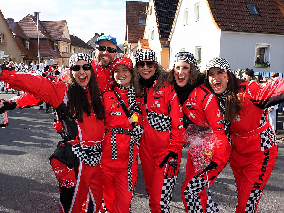 Wildes Faschingstreiben in Steinach an der Saale.