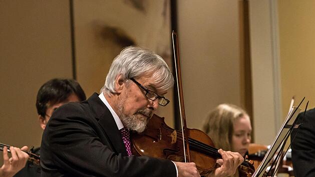 Thomas Ehrle leitet das Weihnachtskonzert mit dem Collegium Musicum in St. Moriz.Archiv/Jochen Berger