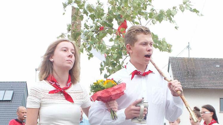 Siegespaar Lucas Kreiner mit Jana Peisker  Foto: Manfred Welker