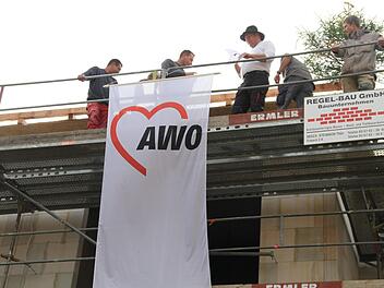 Am Freitag fand das Richtfest am Neubau der AWO in Redwitz statt. Foto: Gerda Völk