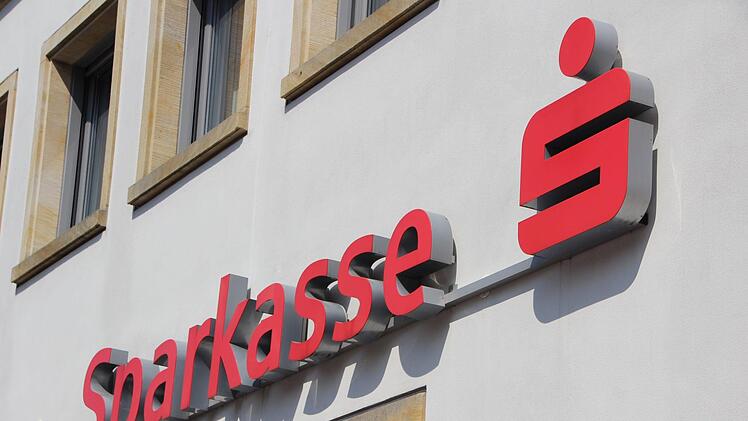 Bleibt die Fusion bestehen, bleibt es bei der Sparkasse Schweinfurt-Haßberge (hier die Filiale in Ebern)?  Eckehard Kiesewetter