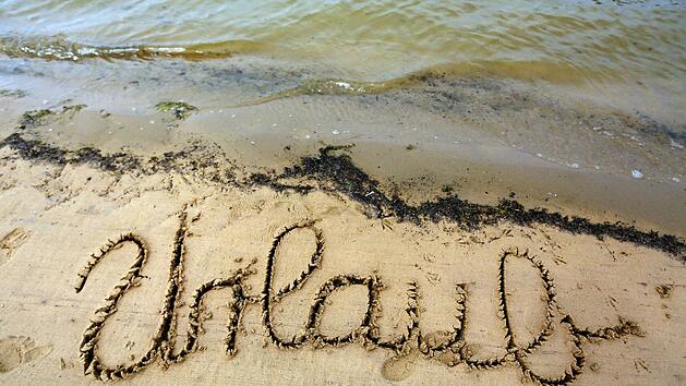 Fr&uuml;hbucher oder Last-Minute? Welche Variante ist g&uuml;nstiger? Wir haben die Tipps der Reiseexperten zusammengestellt. Symbolfoto: Ina Fassbender/dpa