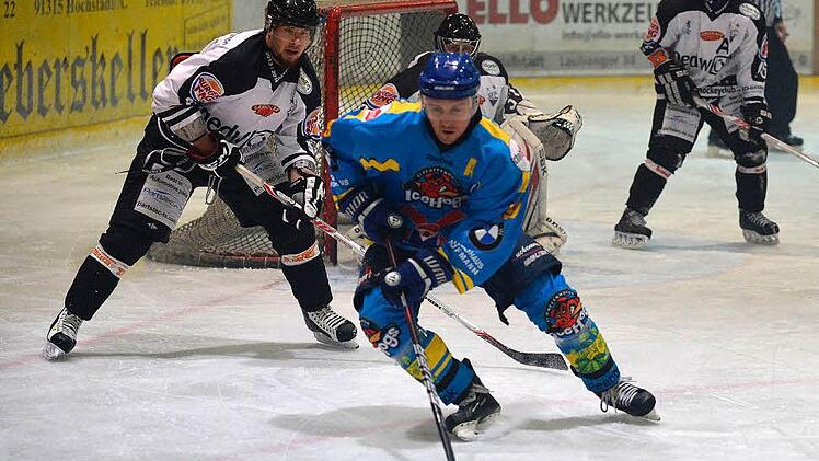 Endlich wieder ein Heimsieg: Am Samstag setzte sich der HEC im Nachholspiel gegen Pfaffenhofen mit 6:3 durch, am Sonntag gewannen die Alligators dann mit 7:5 in Nürnberg. Foto: Picturedreams