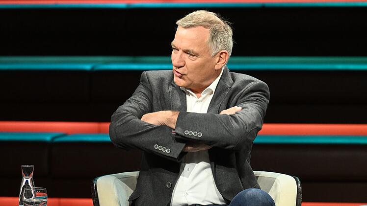 Bei "Markus Lanz" erläuterte Linken-Chef Jan van Aken, warum deutsche Bodentruppen in der Ukraine für ihn "ein No-Go" wären.