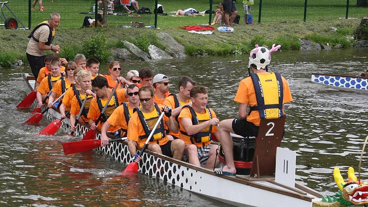 erstmals dabei sind Beck'n Zipfel. Das Team in Orange besteht aus Chefs und Freunden der Bäckerei Dippold.