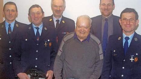 Bei der Hauptversammlung der Feuerwehr im Seßlacher Stadtteil Merlach wurden langjährige Mitglieder geehrt (von links): Manuel Höhn, Herbert Köhler, Reinhard Hartung, Walter Schelhorn, Martin Mittag und Heinz Köhler. Foto: Gabi Arnold
