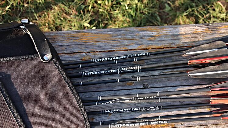 Übungsleiter Gerald Leidner hat "aufmunitioniert" und den Köcher voller Pfeile, die bei ihm sicher ihr Ziel finden. Helmut Will