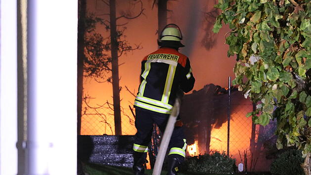 Gartenhütte in Brand geraten