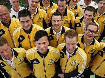 Das Flaggschiff ihres Ortes: Die erste Mannschaft des FC Thulba, die Meister wurde. Foto: Gerd Schaar