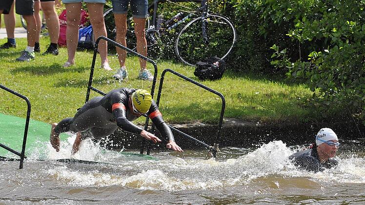Nach einer Runde im See ging es nach einem kurzen Landgang zurück ins Wasser.