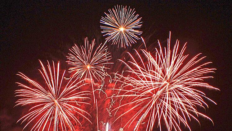 Das Brillant-Feuerwerk gleich am Er&ouml;ffnungsabend ist nur einer von vielen H&ouml;hepunkten, die das Lichtenfelser Sch&uuml;tzenfest auch heuer wieder bereith&auml;lt.FT-Archiv