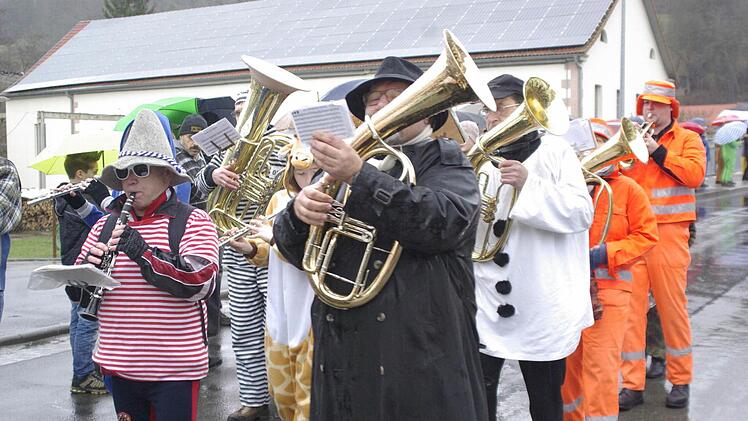Faschingszug Aura 2016. Foto: Winfried Ehling