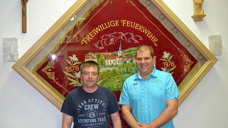 Die beiden Vorsitzenden Thorsten Zehe und Franz Ziegler des Feuerwehrvereins Premich.  Foto: Nicolas Thoma