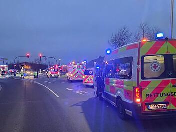 Herzogenaurach: Auto brennt nach Unfall aus - auch Kind verletzt