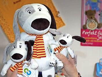 Als erstes Plüschtier der Welt, das nach den Richtlinien von "cradle to cradle" zertifiziert wurde, geht Plüschhund Gustav für die Neustadter Firma Heunec bei der Spielwarenmesse an den Stand. Foto: Rainer Lutz