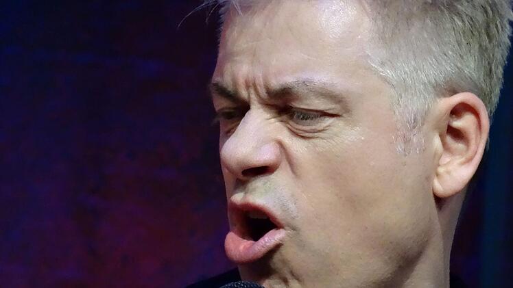 Umjubelt: Michael Mittermeier bei seinem Auftritt im ausverkauften Kongresshaus Rosengarten in Coburg.Foto: Jochen Berger