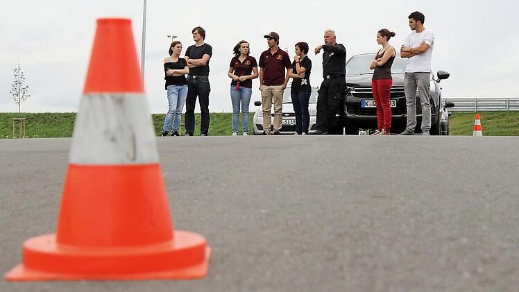 Wer hat Angst vorm H&uuml;tchen? Sicherheit im Stra&szlig;enverkehr kann trainiert werden. Foto: Michael Gr&uuml;ndel