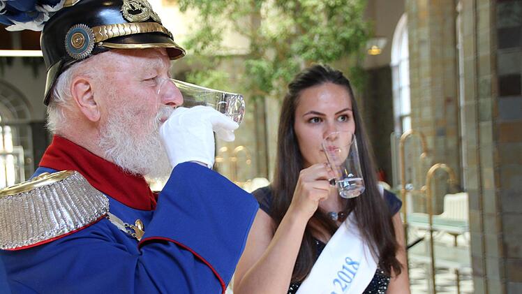 Blindverkostung mit Bad Kissinger Heilwassern. Foto: Benedikt Borst