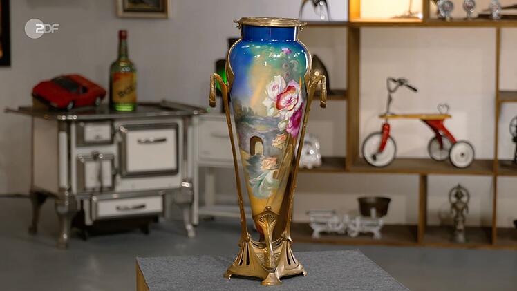 Die Expertin hob beim Anblick der Vase besonders hervor: "Das ist alles handgemalt."