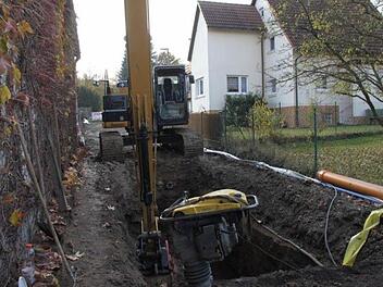 5, 1 Millionen Euro will die Gemeinde Altenkunstadt in diesem Jahr investieren. Der Ausbau der Baumgartenstraße (Bild), der derzeit durchgeführt wird, kostet 355 000 Euro.  Foto: Stephan Stöckel
