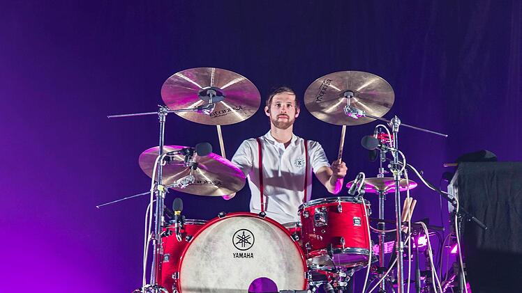 Die Band "Kraftklub" bei ihrem Konzert in Bamberg. Foto: Rudolf Hein