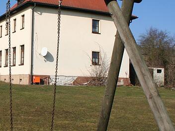 So schmucklos sah der frühere Schulgarten vor der Umgestaltung aus. Foto: Evi Seeger
