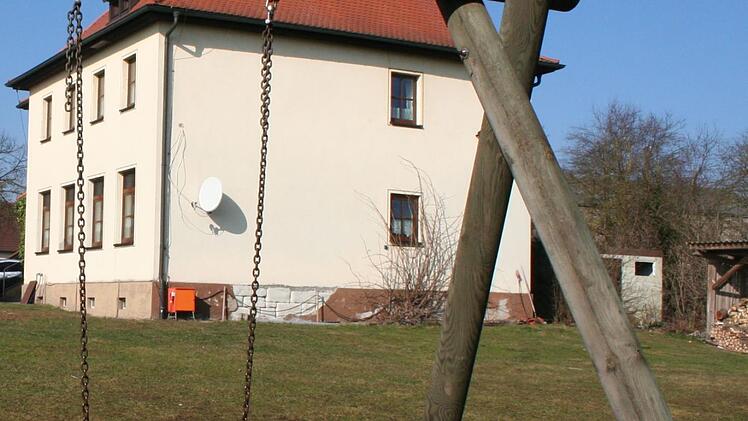 So schmucklos sah der frühere Schulgarten vor der Umgestaltung aus. Foto: Evi Seeger