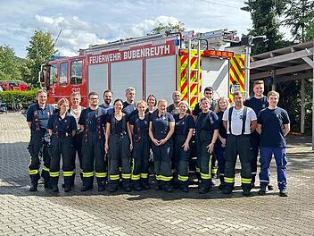 Bubenreuth: Quereinsteiger der Feuerwehr wurden geprüft - auch neue Maschinisten zeigten ihr Können Bubenreuth: Quereinsteiger der Feuerwehr wurden geprüft - auch neue Maschinisten zeigten ihr Können