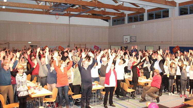 Katha bringt Bewegung in den Saal.