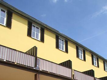 Schach matt für das Gästehaus Salem in Stadtsteinach. Wegen der geplanten Umgehungsstraße, die einmal direkt unterhalb des Gästehauses vorbeiführen soll, wird der Lindenhof sein Kurprogramm nicht fortsetzen. Foto: Sonny Adam