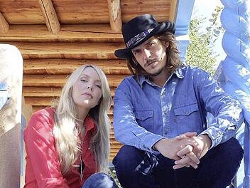 Das Duo Zervas und Pepper kommt mit Band nach Coburg.Foto: PR