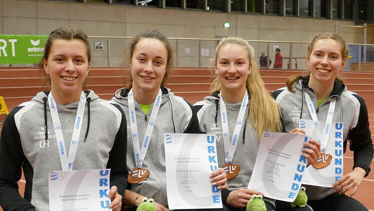 Die Leichtathletinnen des TV/DJK Hammelburg waren bei den Bayerischen Hallen-Meisterschaften nicht nur in der Staffel erfolgreich. Unser Bild zeigt (von links) Lilian Heid (Gold im Weitsprung), Anna Lukaschewitsch (Vierte über 400 Meter), Lena Weigand (Vierte über 60 Meter Hürden) und Elisa Eich. Foto: Paul Fella