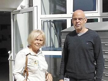 Gisela Schröder und Jürgen Saltzmann unterstützen die Flüchtlinge ehrenamtlich.