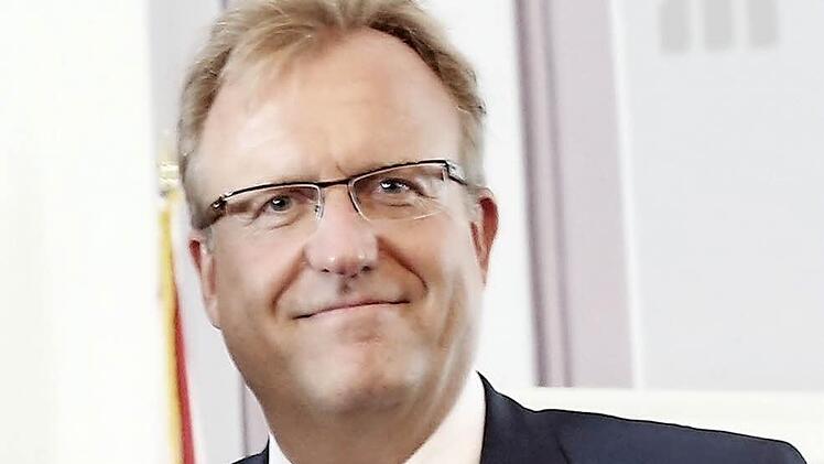 Geschäftsführer Andreas Heuser, Leiter des Europa-und Amerika-Geschäfts der Samvardhana Motherson Group, ist zufrieden mit der Entwicklung des Werkes SMIA in Michelau, ehemals Scherer& Trier. Fotos: Archiv/Ramona Popp