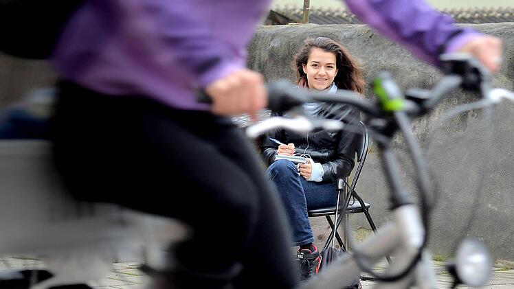 Lora Todorowa hat als eine von 57 Verkehrserfassern die Radler in Bamberg gezählt.  Foto: Ronald Rinklef