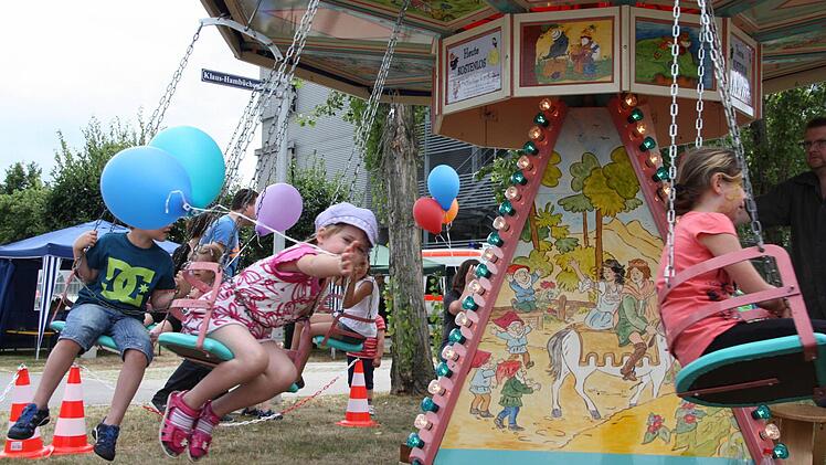Auf dem Kinderkarussell ging es ruhiger zu. Fotos: Ulrich Künzel