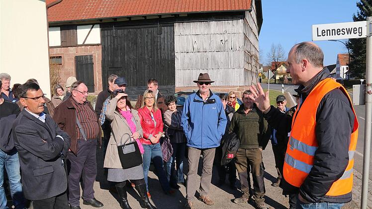 Die öffentliche Ortsbegehung in der Ortsdurchfahrt von Wartmannsroth war im März 2015. Gerd Schaar/Archiv
