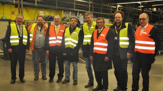 Bei der Betriebsf&uuml;hrung waren dabei, von links: Dr. Elmar L&ouml;ckenhoff, Gesch&auml;ftsf&uuml;hrung Kunststoffrohrverband e.V., Ortwin Pinke, Gr&uuml;ne, Frank Beck, Technischer Leiter Drainage- und Elektro-Systeme Fr&auml;nkische Rohrwerke, Alfred G&ouml;bel, Gr&uuml;ne, Dieter Janecek, Gr&uuml;nen-MdB, Otto Kirchner, Gesch&auml;ftsf&uuml;hrender Gesellschafter Fr&auml;nkische Rohrwerke, Patrick Friedl, Gr&uuml;nen-Stadtrat W&uuml;rzburg, und Aegidius Schuster, Gesch&auml;ftsf&uuml;hrer Fr&auml;nkische Rohrwerke.