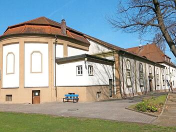 Die Kulturhalle der SpVgg Jahn Forchheim ist zum Draufzahlgeschäft geworden.  Foto: Josef Hofbauer