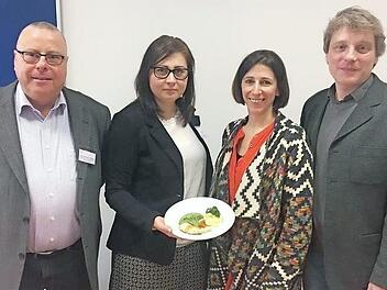 Ein Tag der offenen T&uuml;r fand in den privaten Berufsfachschulen f&uuml;r Altenpflege und Altenpflegehilfe der bfz gGmbH in Bad Kissingen statt. Unser (von links) Peter Gro&szlig;mann, Sandra Herleth, Sabine Hein und Jochen Fromm.  Foto: Melissa Wolfgramm