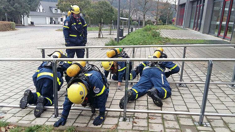 Anstrengende Übungen standen auf dem Ausbildungsplan der THW-Helfer. Fotos: THW Kronach