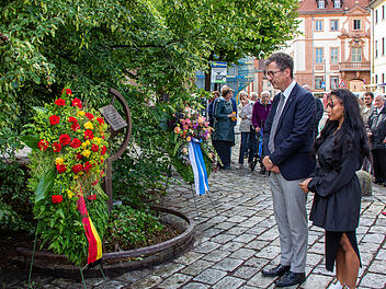 W&uuml;rzburg: W&uuml;rzburg gedenkt der Sinti- und Roma-Opfer - noch heute "massive Diskriminierung"