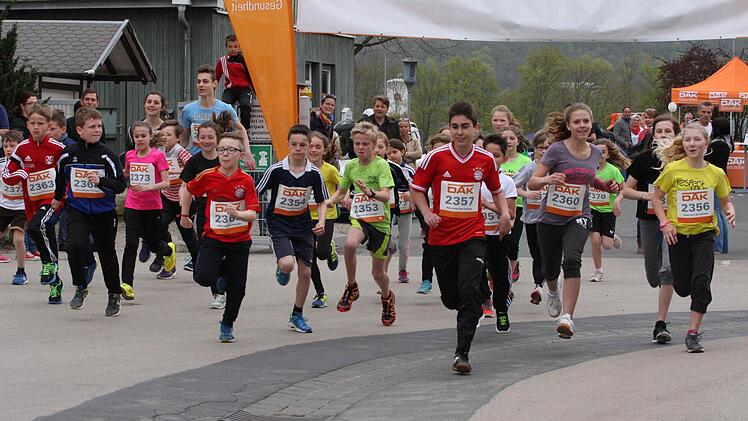 Der Start beim Schülerlauf.