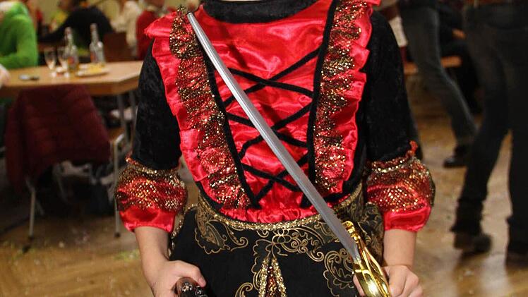 Auch Piratinnen bevölkerten die Tanzfläche.  Fotos: Gerda Völk
