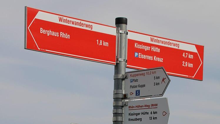 Der Kuppenweg, der Rhön-Höhen-Weg und die Hüttentour führen am Würzburger Haus vorbei. Foto: Ulrike Müller